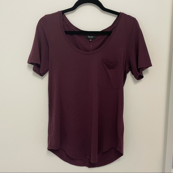 ✨BABATON✨ Sami Scoop T-Shirt w front pocket - Picture 1 of 6